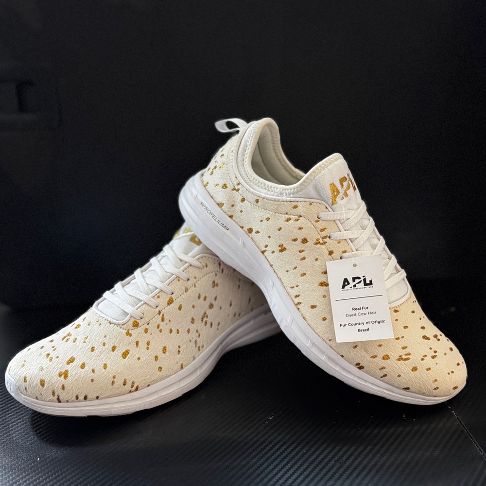 White and Gold APL TechLoom Phantom